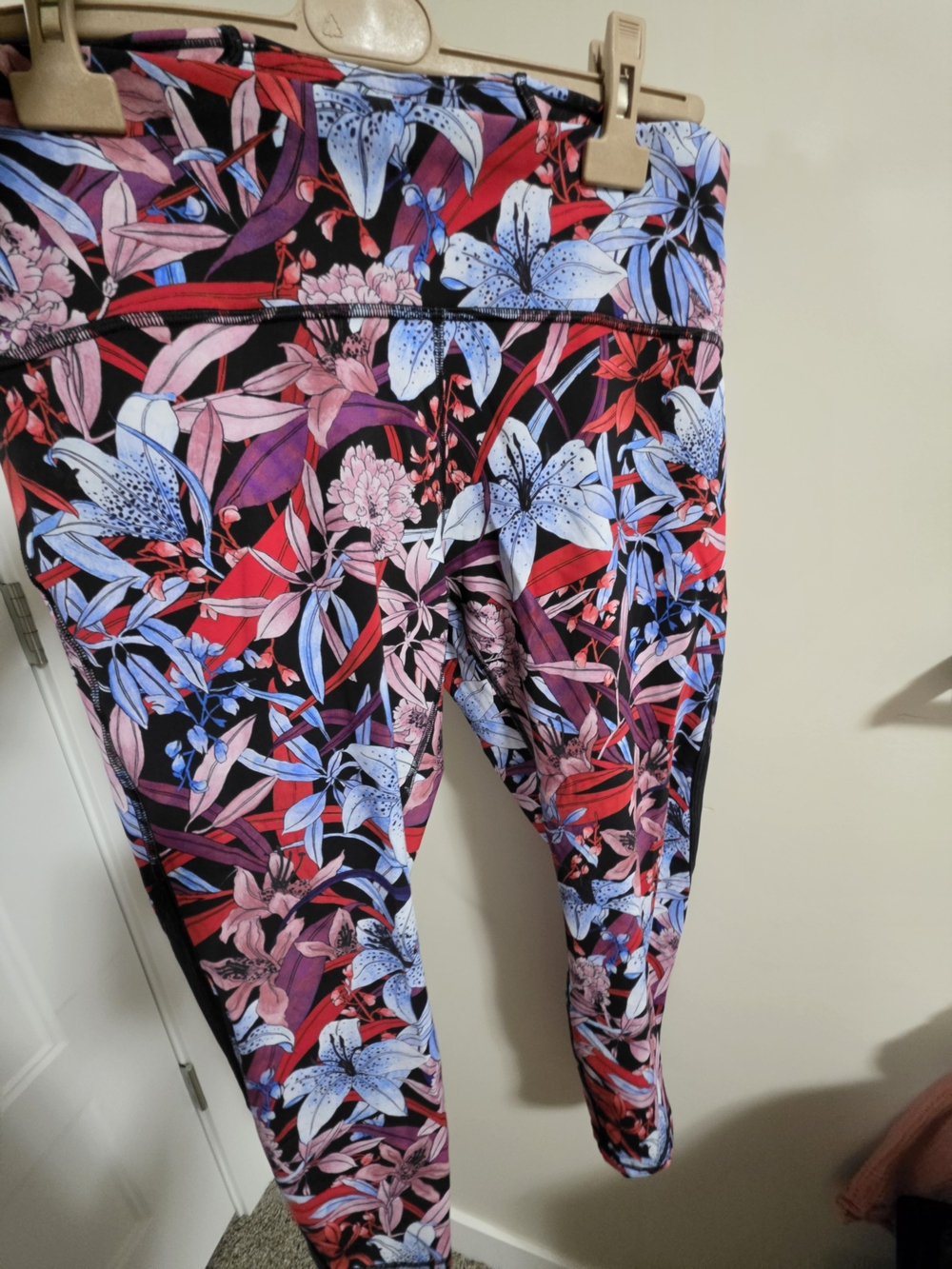 Lululemon Black Floral Print Leggings Size 14